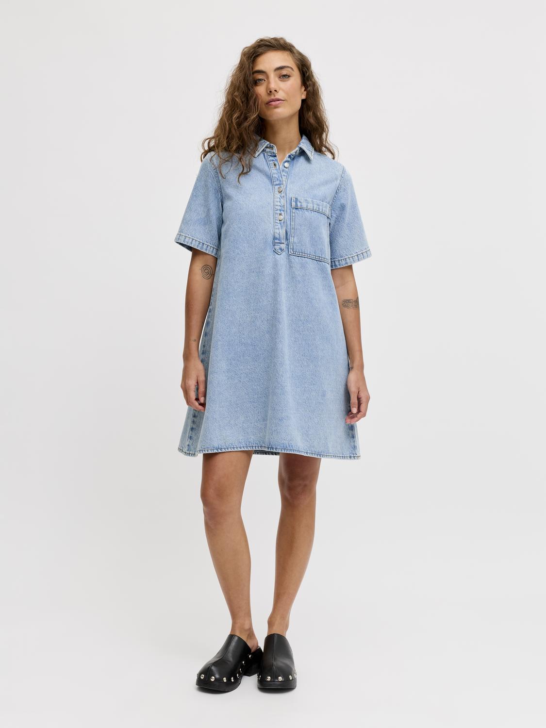 model_shot-front_full